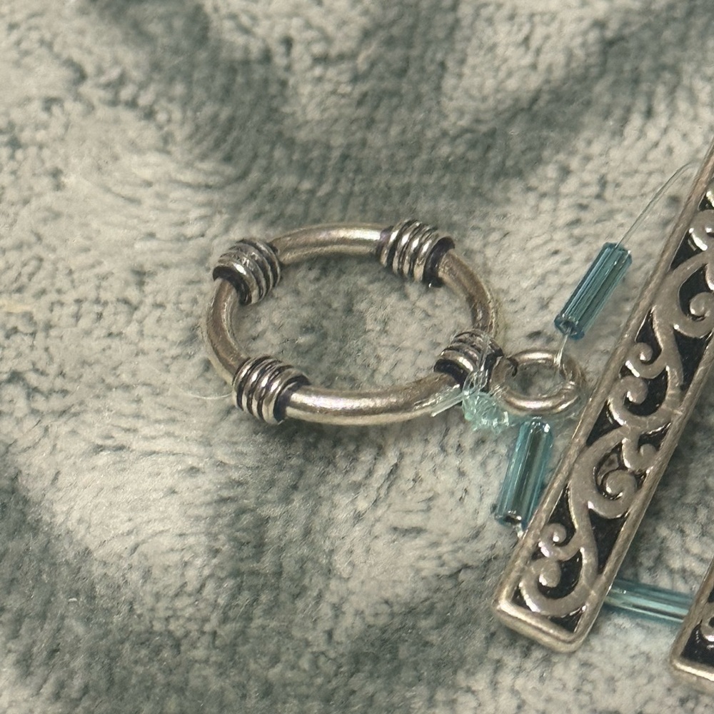 EUC Silver and Blue Crystal Toggle Bracelet - Picture 8 of 11